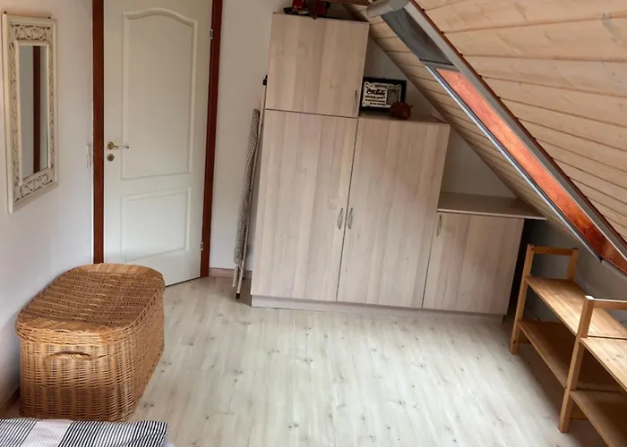 Landhuis Thyregod, Give