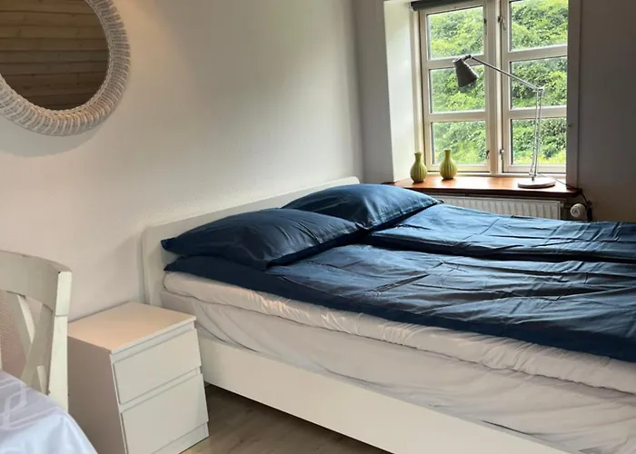 Thyregod, Landhuis Give